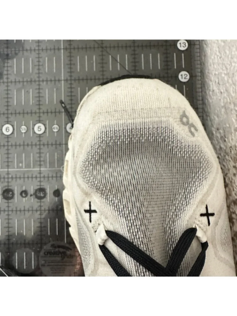 On Cloud X 3 Swiss Engineering Women Size 10 60.98697 White Black Shoes
